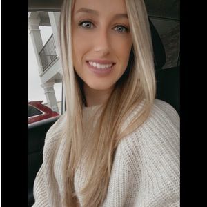 Meet your Posher, Caitlyn